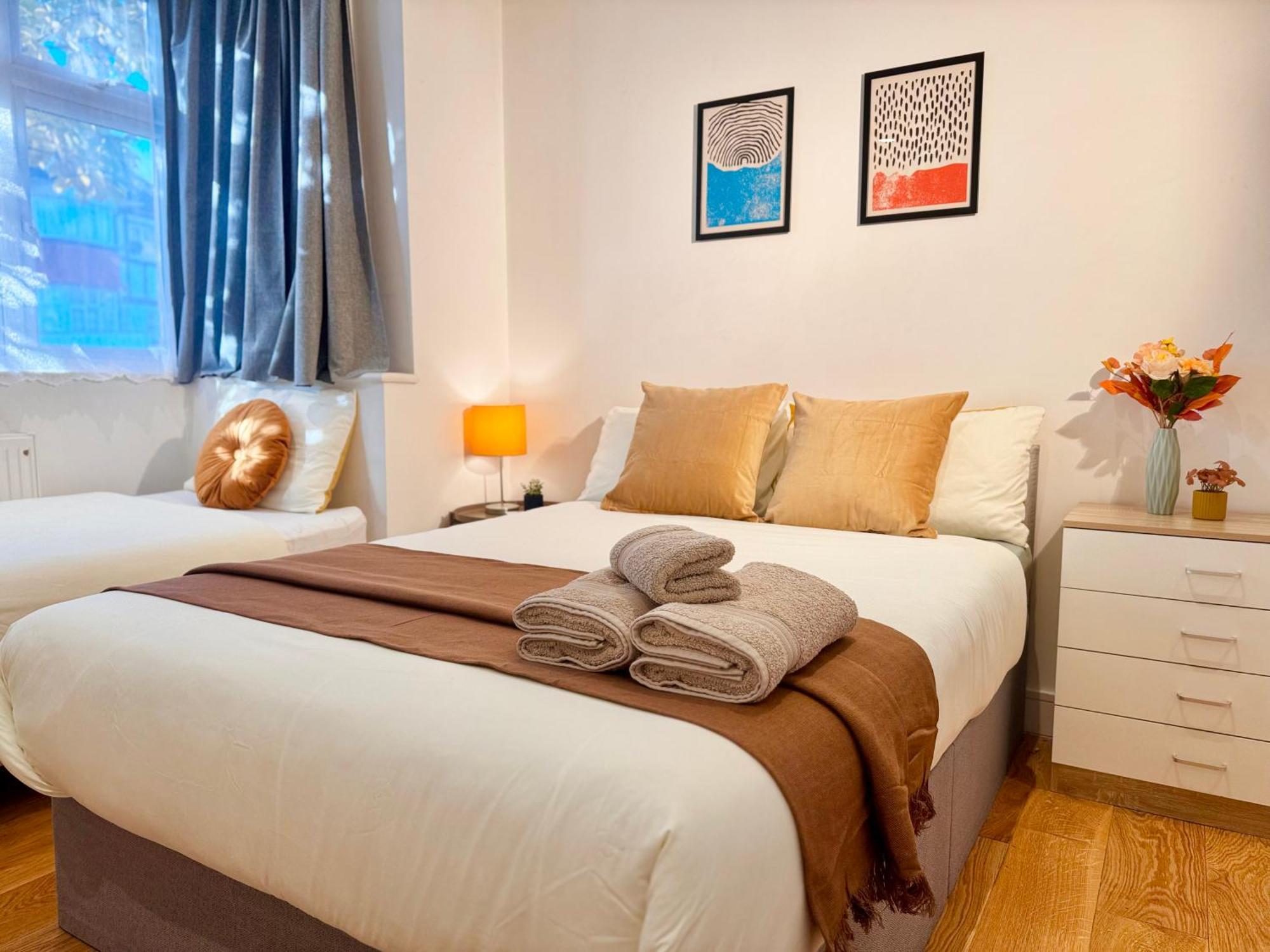 Guest house En-suites With Free Parking 30min To London